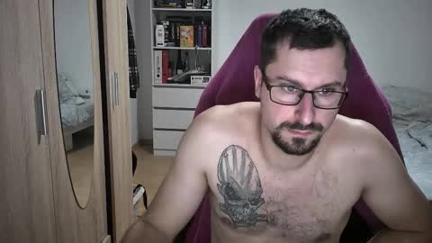 Snapshot of dan_the_man405 chatting on October 2025 06:48:01 PM King Dan online show from October 2025 06:48:01 PM