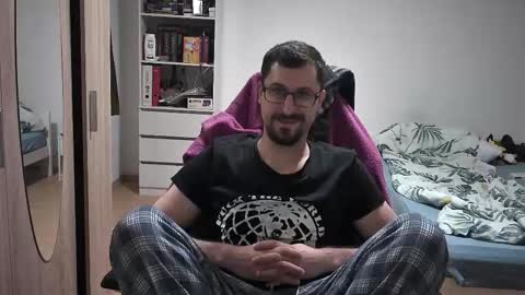 Snapshot of dan_the_man405 chatting on November 2025 07:37:01 PM King Dan online show from November 2025 07:37:01 PM