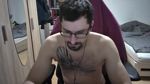 Snapshot of dan_the_man405 chatting on November 2025 08:46:02 PM King Dan online show from November 2025 08:46:02 PM