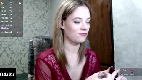 Snapshot of dana_smilex chatting on November 2025 06:32:01 PM Dana SmileX online show from November 2025 06:32:01 PM