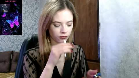 Dana SmileX online show from March 2026 08:34:01 PM