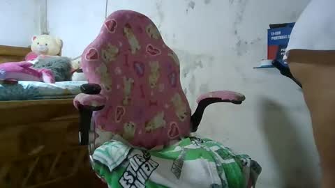 Snapshot of danae01 chatting on April 2026 07:16:01 PM danae01 online show from April 2026 07:16:01 PM