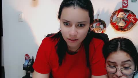 Snapshot of dani_jocelyn chatting on December 2024 08:28:02 PM dani y jocelyn online show from December 2024 08:28:02 PM