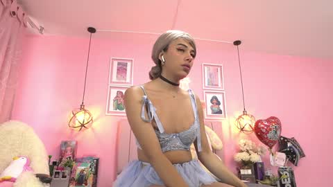   online show from January 2025 04:12:01 PM