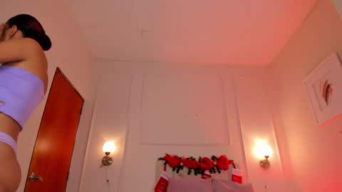 Snapshot of dani_skinny_ chatting on December 2024 11:34:02 AM Hi I am Dani online show from December 2024 11:34:02 AM