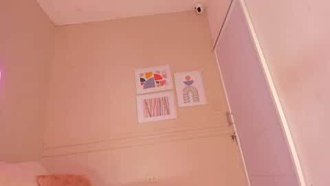 Hi I am Dani online show from November 2025 11:32:02 AM