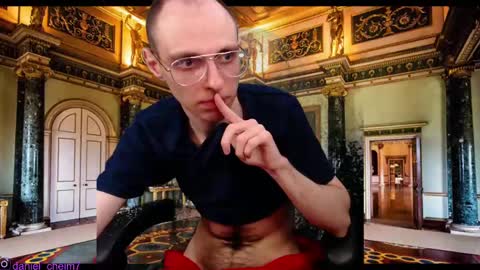 Snapshot of daniel9121 chatting on March 2025 12:15:01 PM Daniel9121 online show from March 2025 12:15:01 PM