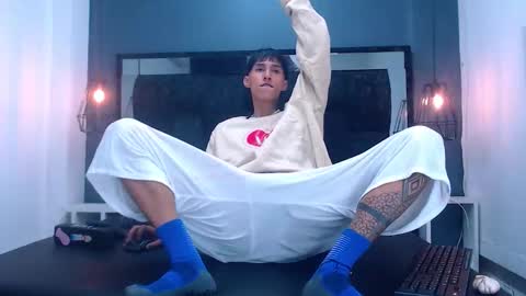 Daniel Delux  online show from October 2025 03:07:01 AM