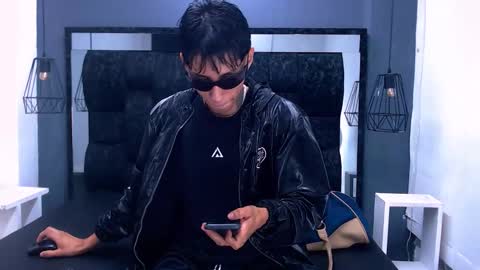 Daniel Delux  online show from October 2025 12:19:02 PM