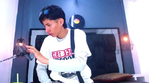 Daniel Delux  online show from November 2025 11:10:02 AM