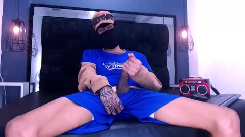 Daniel Delux  online show from November 2025 01:58:02 PM