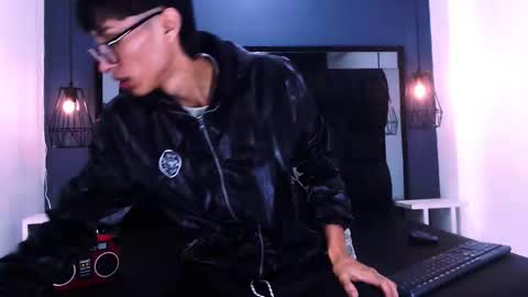 Daniel Delux  online show from November 2025 11:47:02 AM