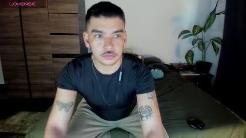 Dani  online show from November 2025 08:25:02 PM