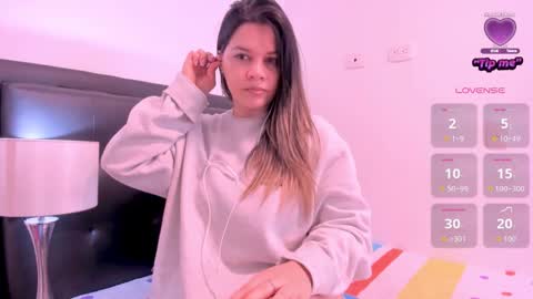 daniela online show from October 2025 07:13:01 PM