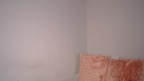 Snapshot of daniela_valencia chatting on December 2024 05:18:02 PM Lucia online show from December 2024 05:18:02 PM