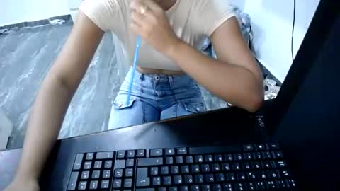 Snapshot of danielaa_foxx chatting on July 2026 11:15:01 PM danielaa_foxx online show from July 2026 11:15:01 PM