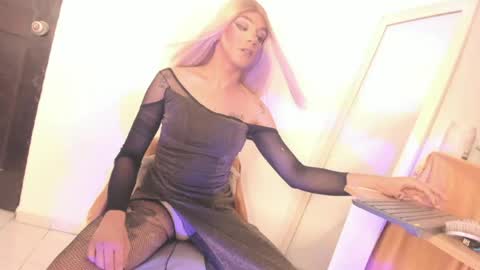 Snapshot of danielamay00 chatting on June 2026 07:20:01 PM danielamay00 online show from June 2026 07:20:01 PM