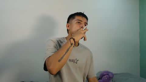 Snapshot of danielitopapii chatting on November 2025 02:01:01 AM danielitopapii online show from November 2025 02:01:01 AM