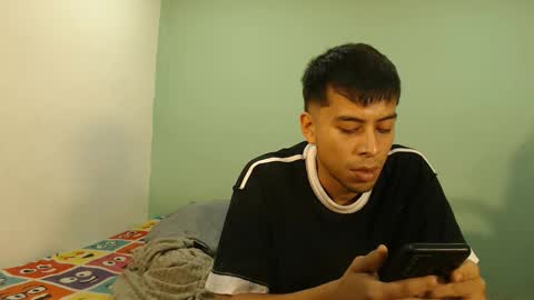 Snapshot of danielitopapii chatting on December 2025 01:10:01 AM danielitopapii online show from December 2025 01:10:01 AM