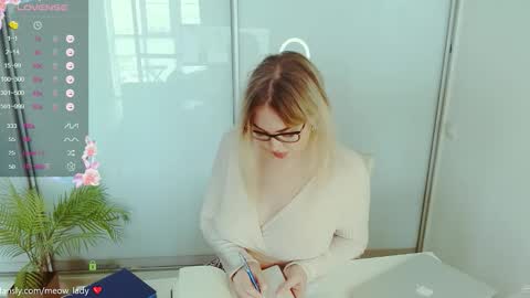 Snapshot of danielle_dunn chatting on October 2025 04:47:01 AM Danny online show from October 2025 04:47:01 AM