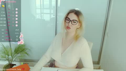 Snapshot of danielle_dunn chatting on November 2025 05:51:01 AM Danny online show from November 2025 05:51:01 AM