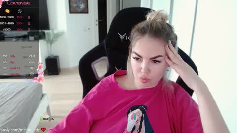 Snapshot of danielle_dunn chatting on February 2026 06:53:01 AM Danny online show from February 2026 06:53:01 AM