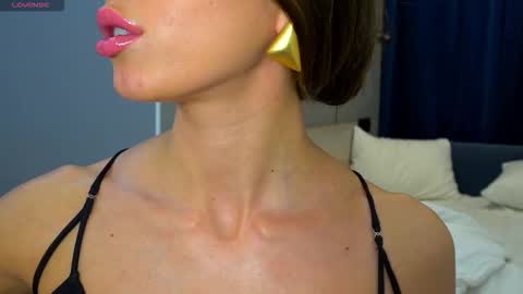 Snapshot of danielle_thomas chatting on November 2025 11:09:01 PM Danielle online show from November 2025 11:09:01 PM