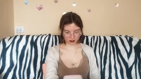 Snapshot of daniellevaulet chatting on April 2026 01:14:02 PM Mia online show from April 2026 01:14:02 PM
