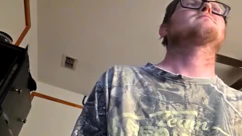 Daniel    y. online show from December 2025 10:51:03 PM