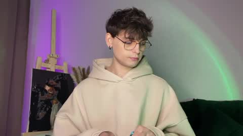 danieltuckerr online show from April 2026 10:59:01 PM