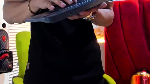 Dani online show from December 2025 03:59:01 AM