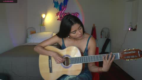 danalle .. online show from December 2024 01:28:02 PM