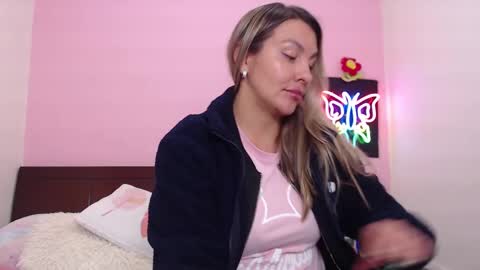 K A R O L online show from January 2025 02:09:01 AM