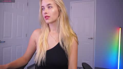 Snapshot of danikadillan chatting on December 2024 02:21:02 AM Hi my name is Anna. Please say hello I like to chat with you. If u have request use Tip option .Thank you online show from December 2024 02:21:02 AM