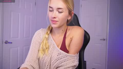 Snapshot of danikadillan chatting on January 2025 01:50:01 AM Hi my name is Anna. Please say hello I like to chat with you. If u have request use Tip option .Thank you online show from January 2025 01:50:01 AM