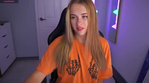 Snapshot of danikadillan chatting on October 2025 12:55:02 AM Hi my name is Anna. Please say hello I like to chat with you. If u have request use Tip option .Thank you online show from October 2025 12:55:02 AM