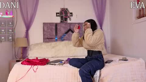 Danilu and Eva online show from February 2026 10:39:01 PM