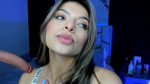 Snapshot of daniphoenixx chatting on December 2024 09:29:02 PM Dani Phonenix online show from December 2024 09:29:02 PM