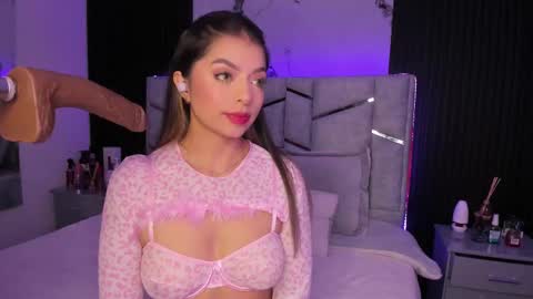 Snapshot of daniphoenixx chatting on March 2025 07:39:01 PM Dani Phonenix online show from March 2025 07:39:01 PM