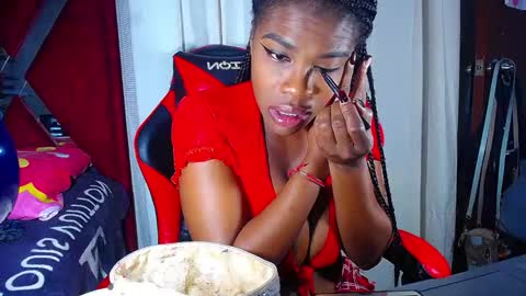 danisabrownn online show from December 2025 12:46:02 PM