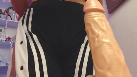 Pau online show from January 2025 04:01:01 AM