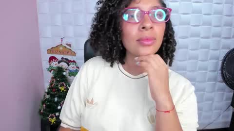 Snapshot of danna_berry chatting on December 2024 02:16:02 PM DannaBerry online show from December 2024 02:16:02 PM