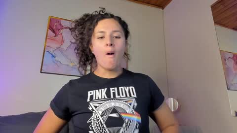 Danna Lovs online show from January 2025 01:11:01 PM