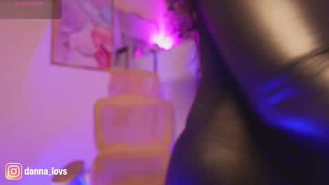 Danna Lovs online show from October 2025 05:21:01 PM