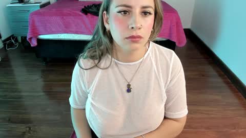 Snapshot of danna_martinezz chatting on January 2025 01:11:01 AM Danna martinezz online show from January 2025 01:11:01 AM