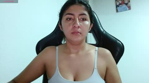 Snapshot of danna_peterson chatting on April 2026 12:27:01 AM Danna online show from April 2026 12:27:01 AM