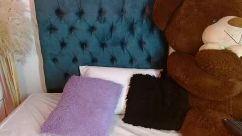 Danna  online show from April 2026 10:41:01 AM