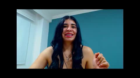 Snapshot of danna_rouses_ chatting on January 2025 07:43:01 AM dannarouses online show from January 2025 07:43:01 AM