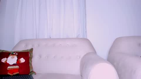 Snapshot of dannahyde chatting on December 2024 08:18:01 PM Insta DannaBlueX online show from December 2024 08:18:01 PM
