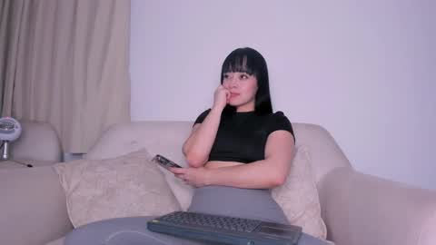 Snapshot of dannahyde chatting on February 2025 08:13:02 PM Insta DannaBlueX online show from February 2025 08:13:02 PM